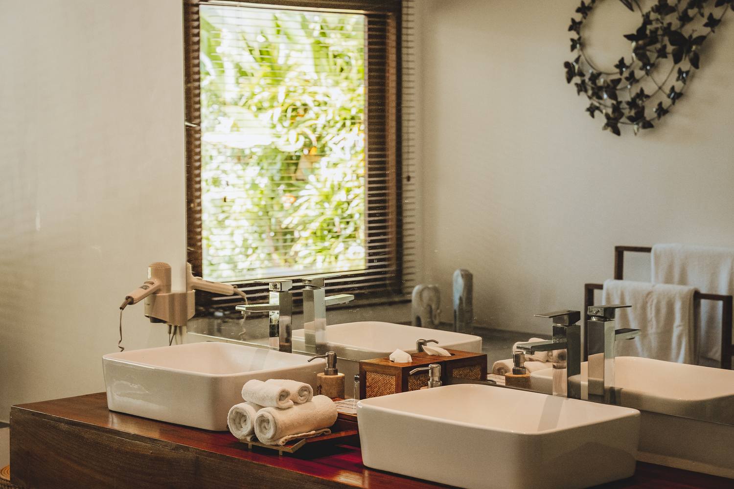 Honeymoon Pool Suite