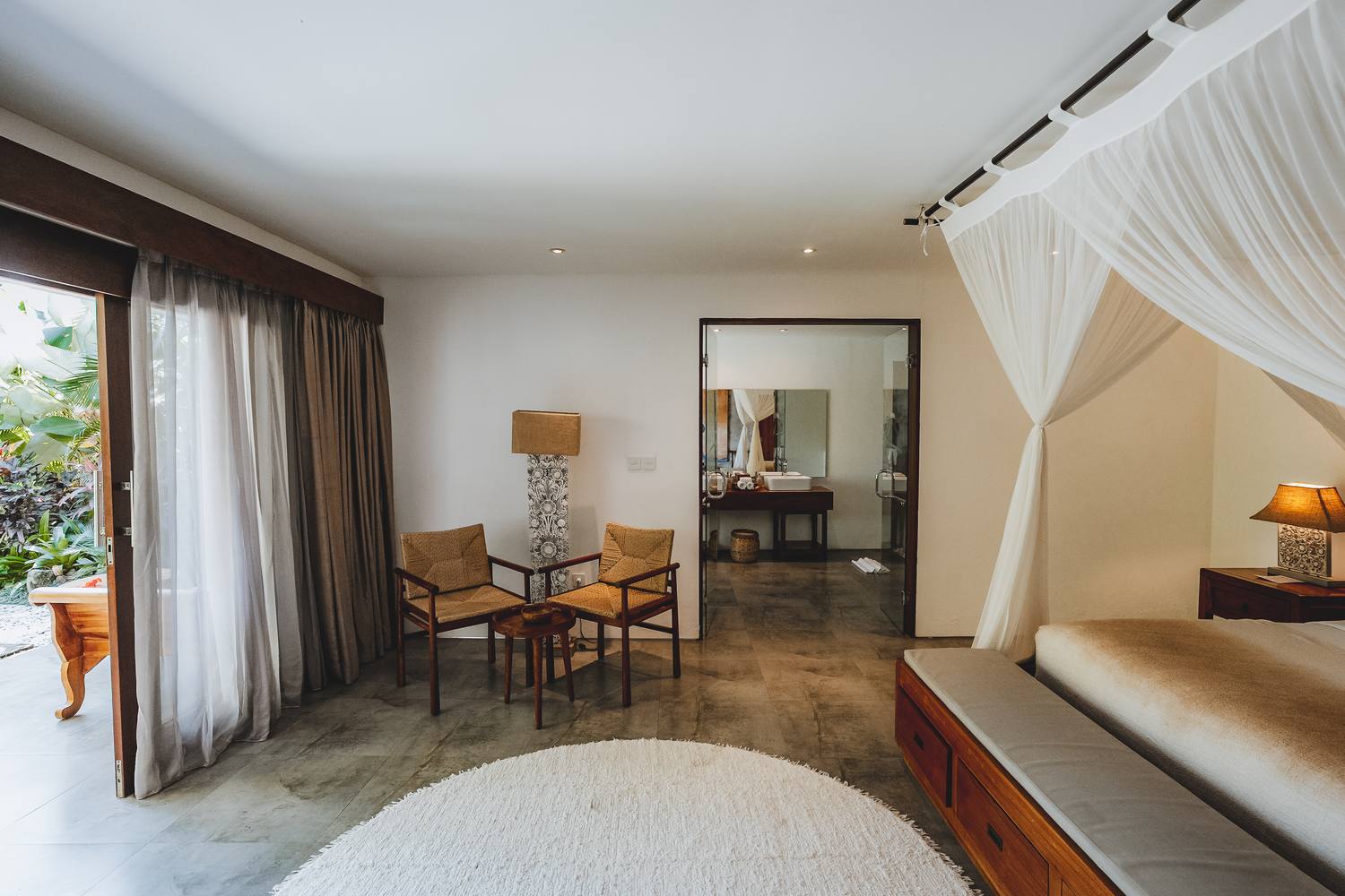 Honeymoon Pool Suite