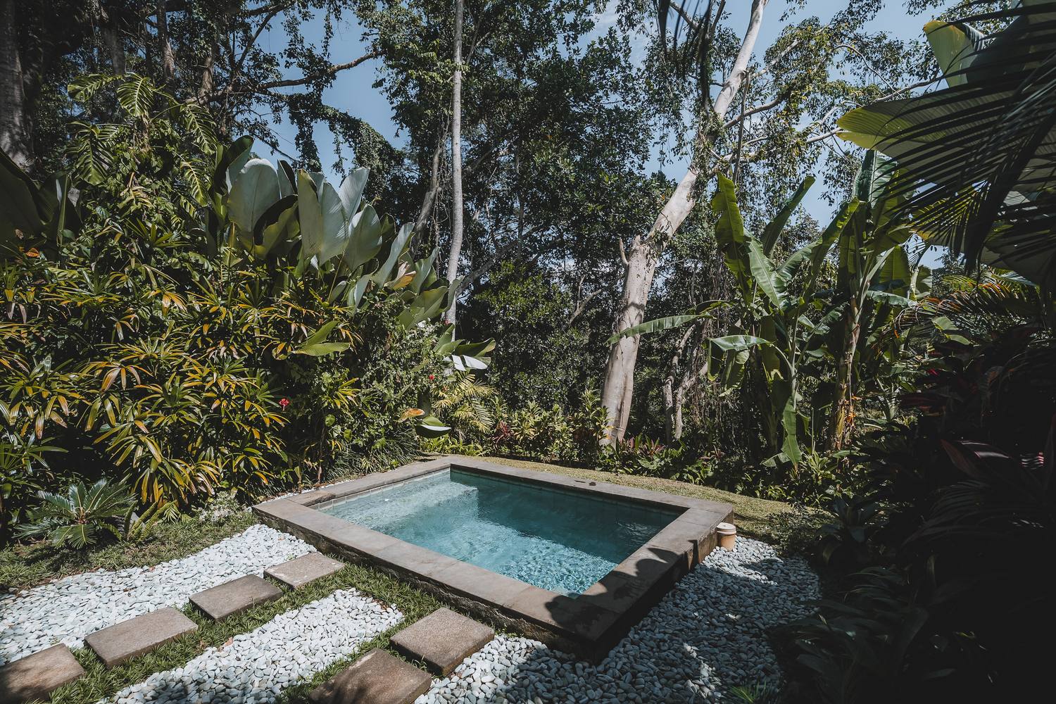 Honeymoon Pool Suite
