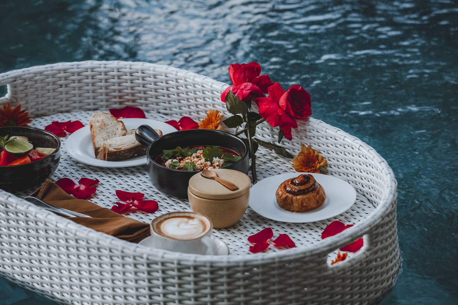 Honeymoon Pool Suite