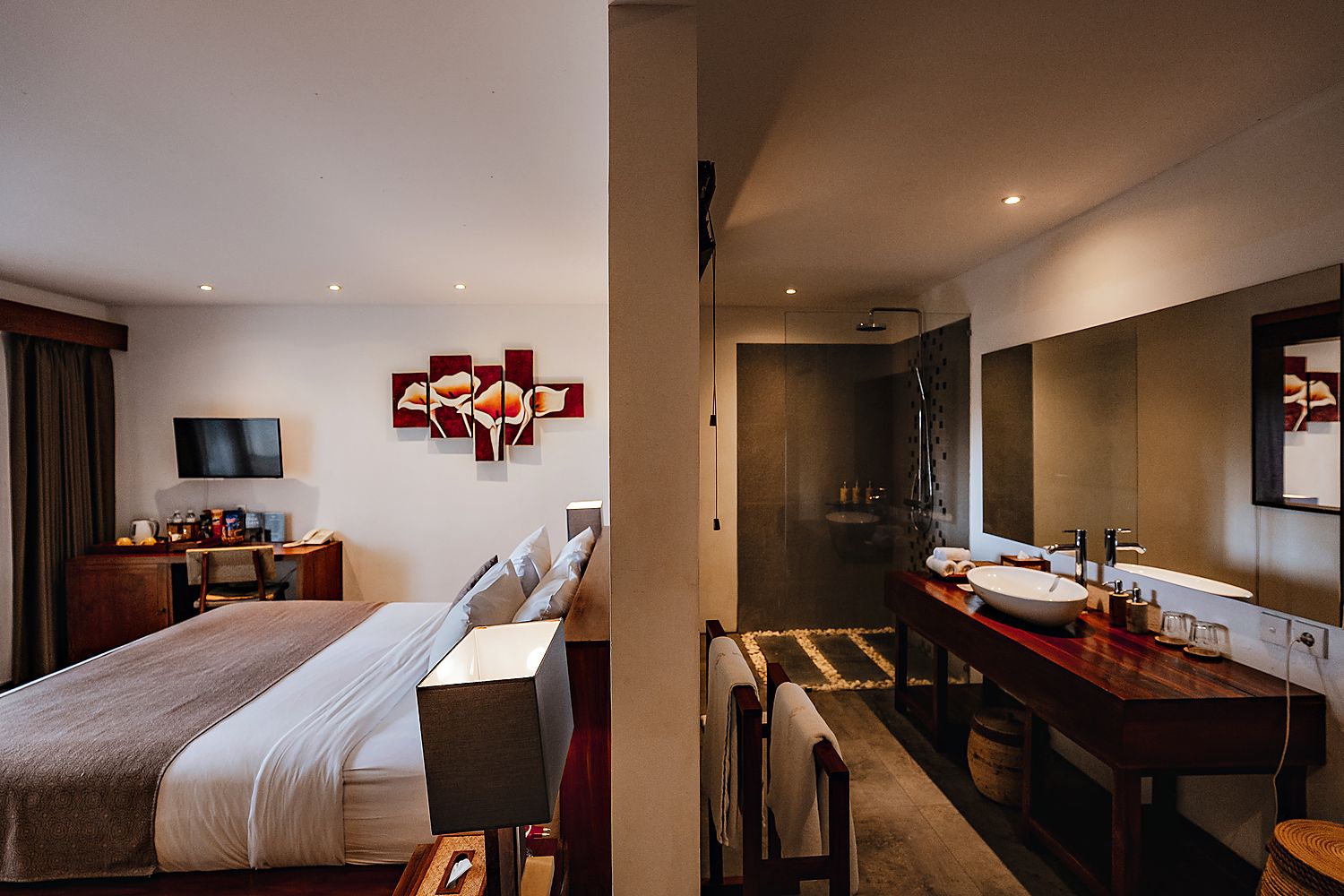 Valley View Suite
